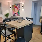 Sunshine Suites By The Sea Eilat 3 Min Walk To The Beach